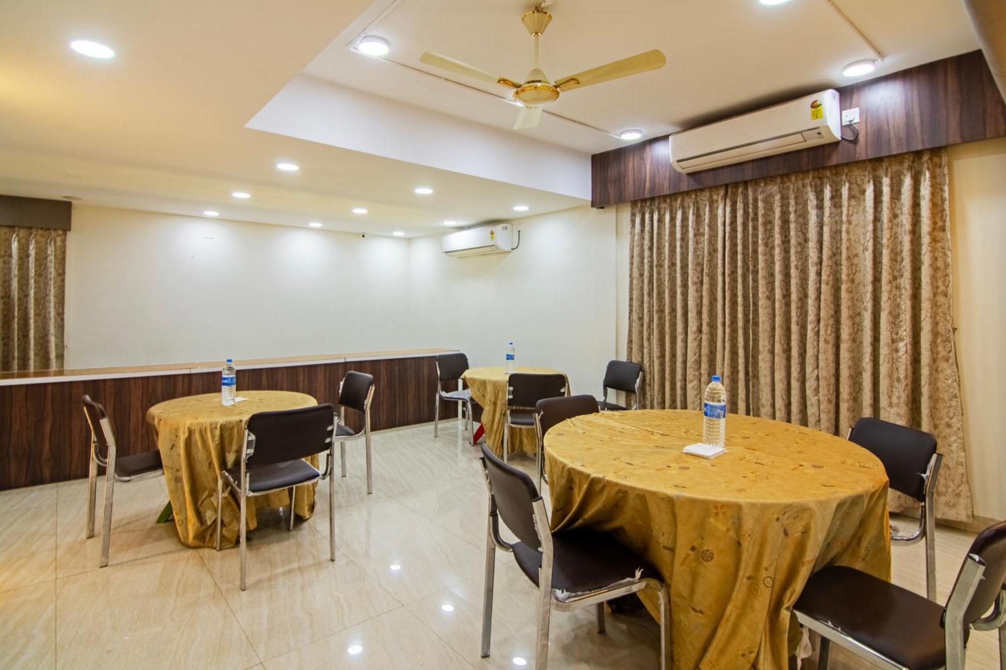 Treebo Petals Banquet & Suites - Calcutta Eksteriør billede
