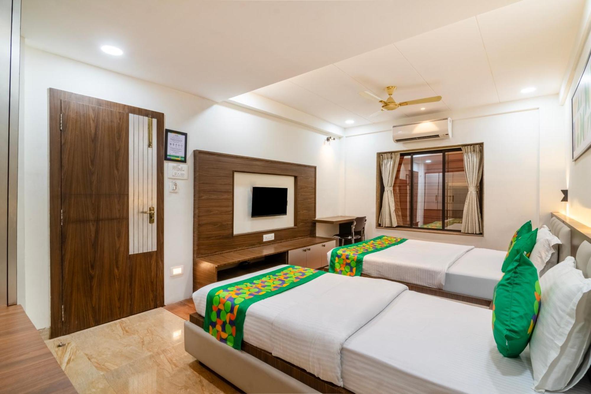 Treebo Petals Banquet & Suites - Calcutta Eksteriør billede