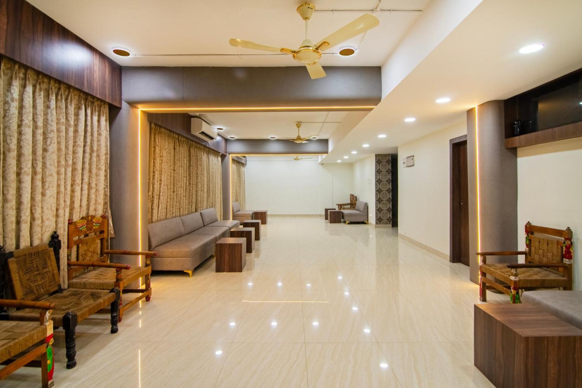 Treebo Petals Banquet & Suites - Calcutta Eksteriør billede